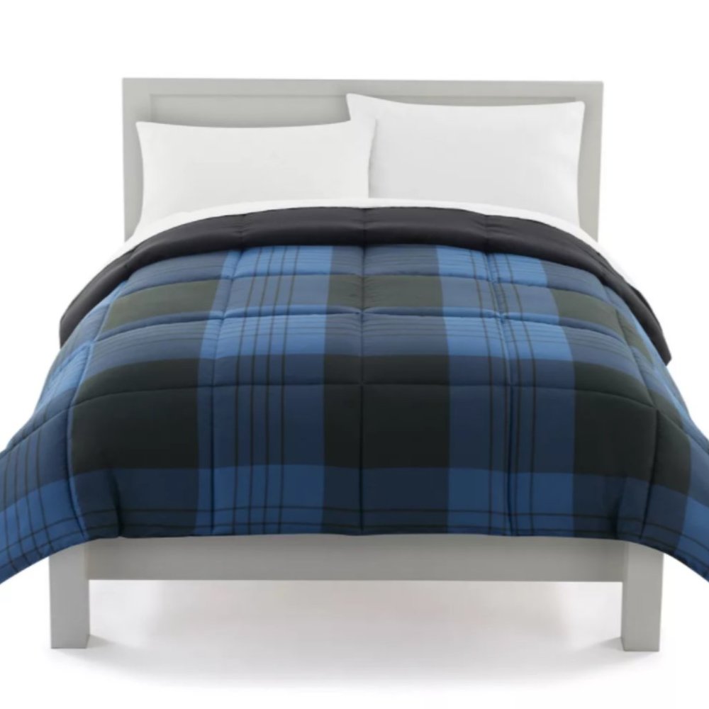 The Big One Down-Alternative Reversible Comforter Full Queen Blue Checker NEW